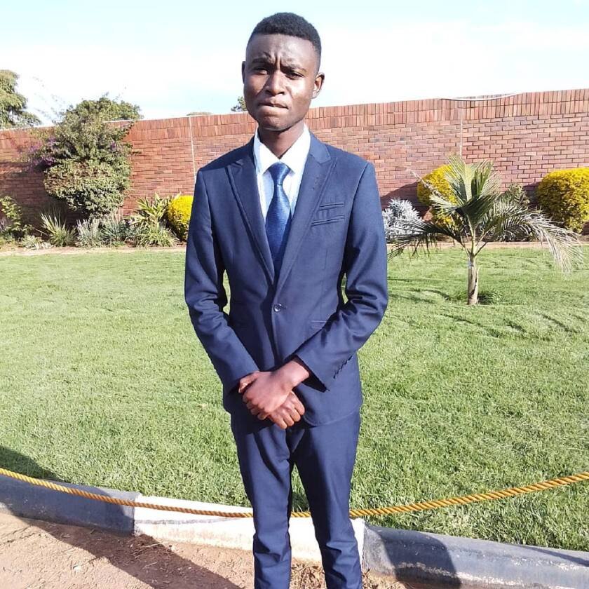 kupakweshe Mazuru